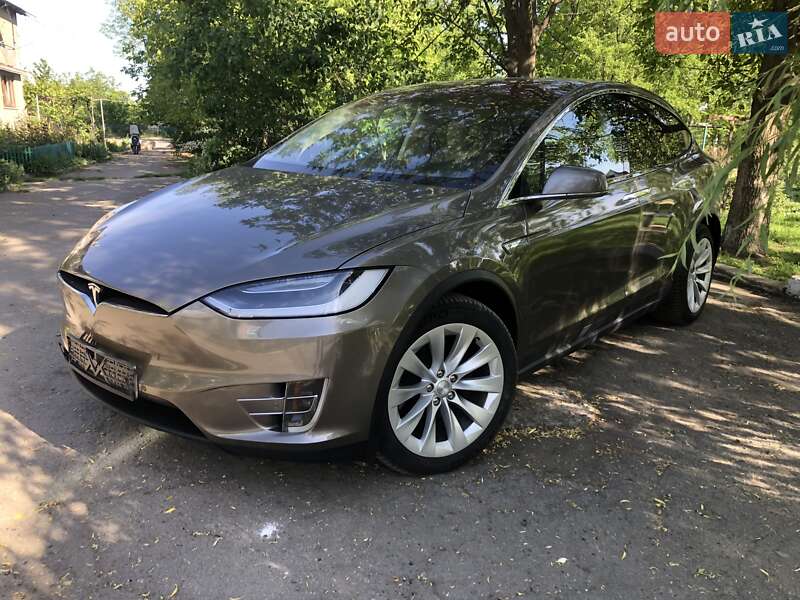 Tesla Model X 2016
