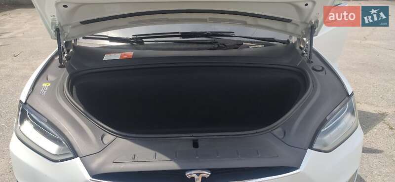 Позашляховик / Кросовер Tesla Model X 2018 в Запоріжжі