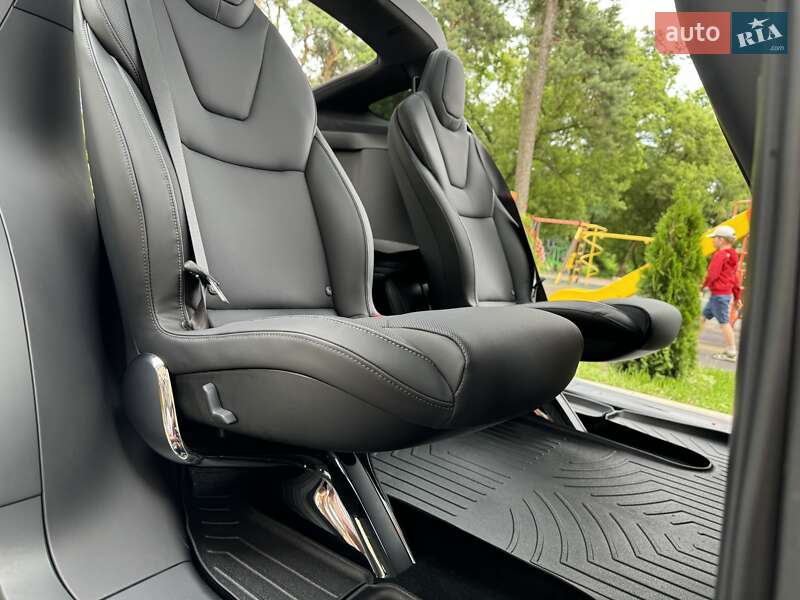 Позашляховик / Кросовер Tesla Model X 2022 в Чернігові