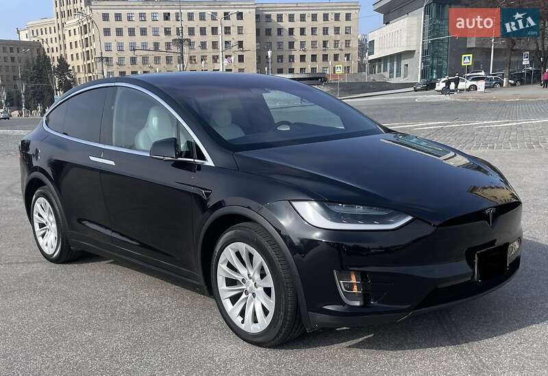 Позашляховик / Кросовер Tesla Model X 2017 в Харкові фото 9 Позашляховик / Кросовер Tesla Model X 2017 в Харкові