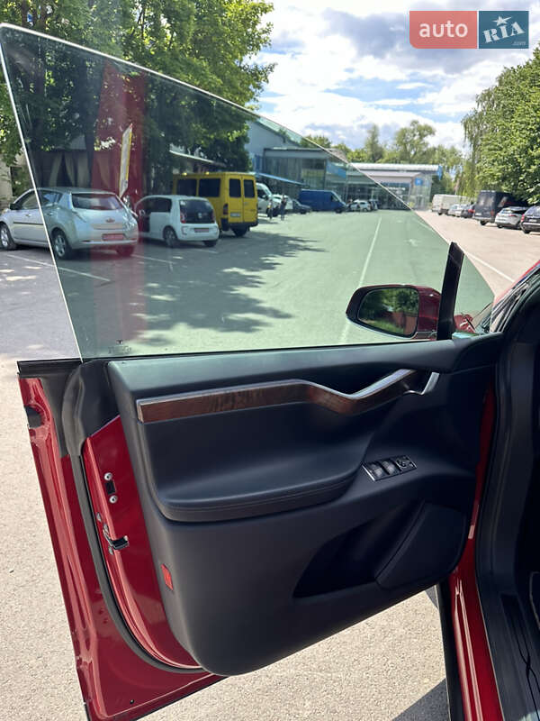 Позашляховик / Кросовер Tesla Model X 2019 в Івано-Франківську