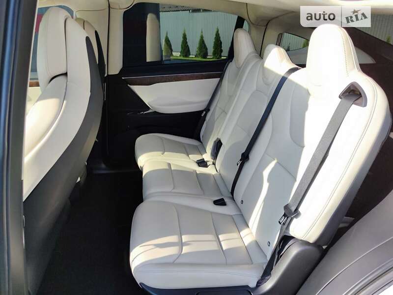 Внедорожник / Кроссовер Tesla Model X 2018 в Киеве