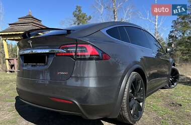 Позашляховик / Кросовер Tesla Model X 2016 в 