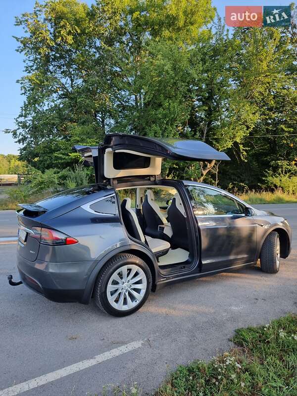 Позашляховик / Кросовер Tesla Model X 2018 в Вінниці