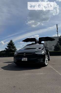 Внедорожник / Кроссовер Tesla Model X 2017 в Каменском