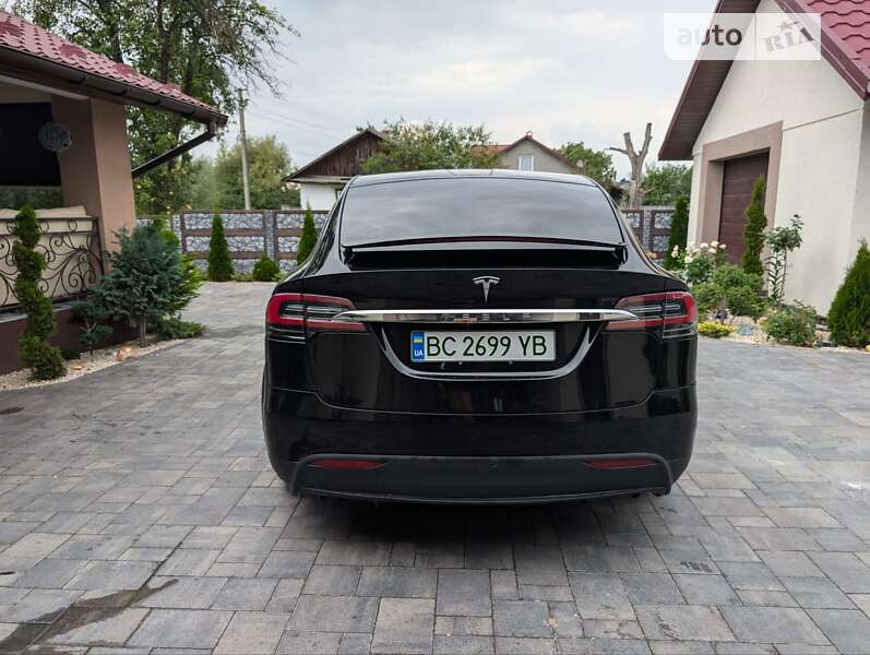 Позашляховик / Кросовер Tesla Model X 2019 в Шептицькому