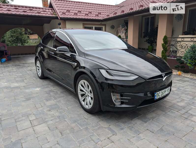 Позашляховик / Кросовер Tesla Model X 2019 в Шептицькому