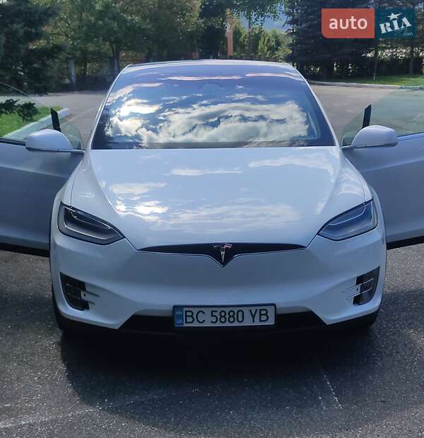 Позашляховик / Кросовер Tesla Model X 2020 в Стрию