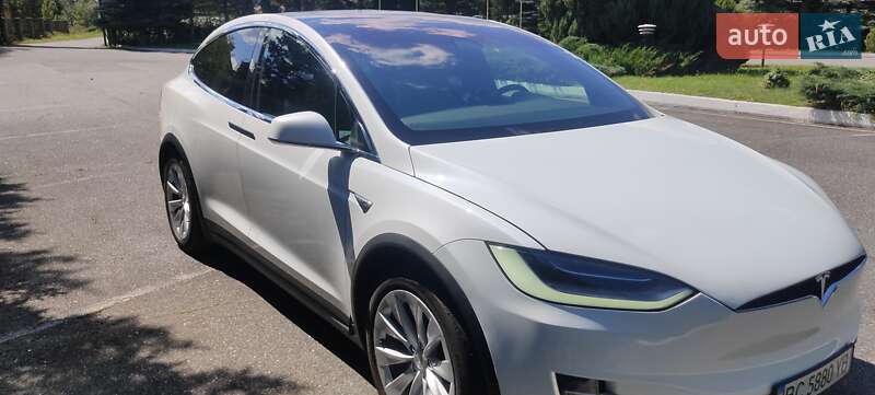 Позашляховик / Кросовер Tesla Model X 2020 в 