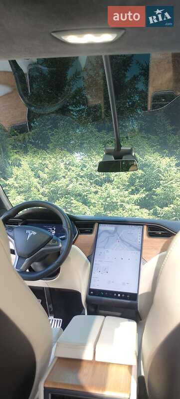 Позашляховик / Кросовер Tesla Model X 2020 в Стрию