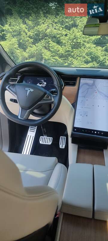 Позашляховик / Кросовер Tesla Model X 2020 в Стрию