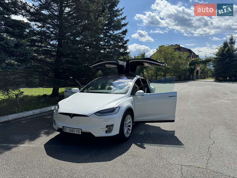 Позашляховик / Кросовер Tesla Model X 2020 в Стрию
