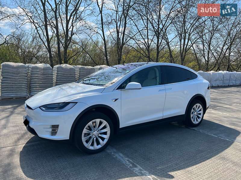 Внедорожник / Кроссовер Tesla Model X 2018 в 