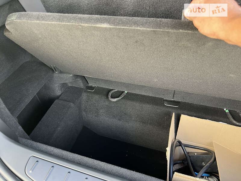 Позашляховик / Кросовер Tesla Model X 2022 в Києві фото 69 Позашляховик / Кросовер Tesla Model X 2022 в Києві