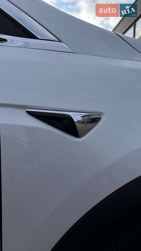 Позашляховик / Кросовер Tesla Model X 2018 в Ковелі