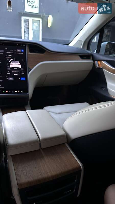 Позашляховик / Кросовер Tesla Model X 2018 в Ковелі