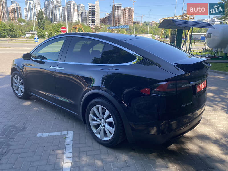 Позашляховик / Кросовер Tesla Model X 2017 в Києві