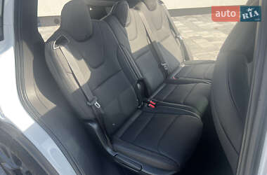 Позашляховик / Кросовер Tesla Model X 2024 в 