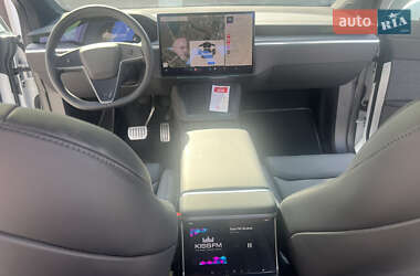 Позашляховик / Кросовер Tesla Model X 2024 в 