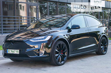 Внедорожник / Кроссовер Tesla Model X 2018 в Новояворовске