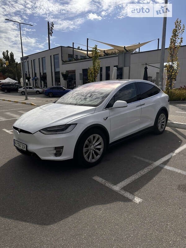 Позашляховик / Кросовер Tesla Model X 2018 в Києві