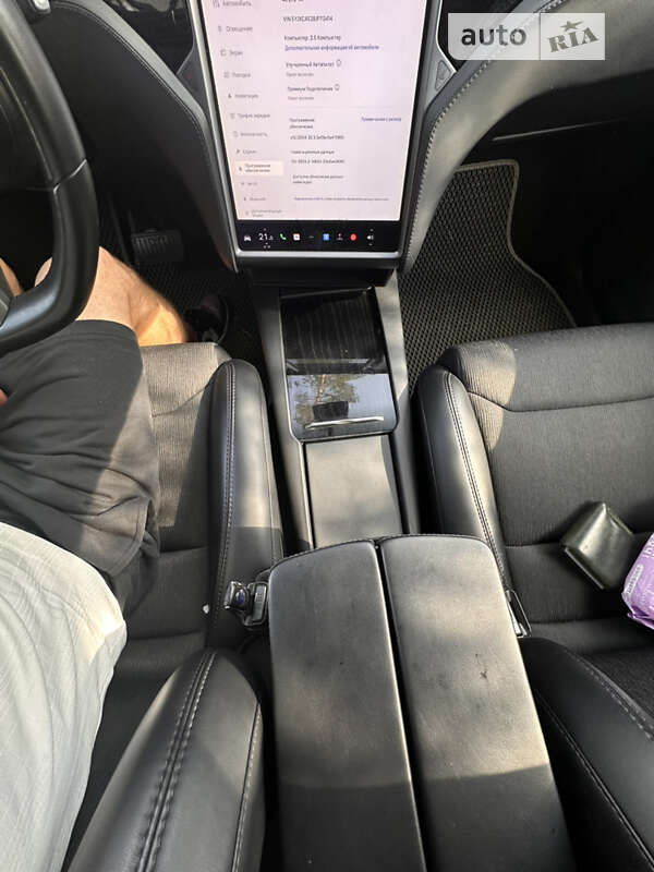 Позашляховик / Кросовер Tesla Model X 2018 в Києві