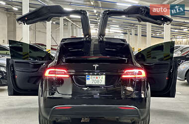 Позашляховик / Кросовер Tesla Model X 2016 в 