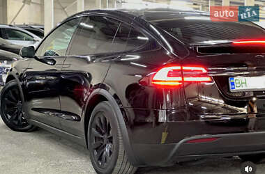 Позашляховик / Кросовер Tesla Model X 2016 в 