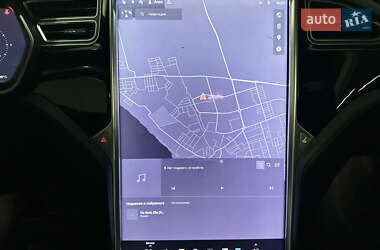 Позашляховик / Кросовер Tesla Model X 2016 в 