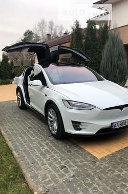 Позашляховик / Кросовер Tesla Model X 2017 в Києві