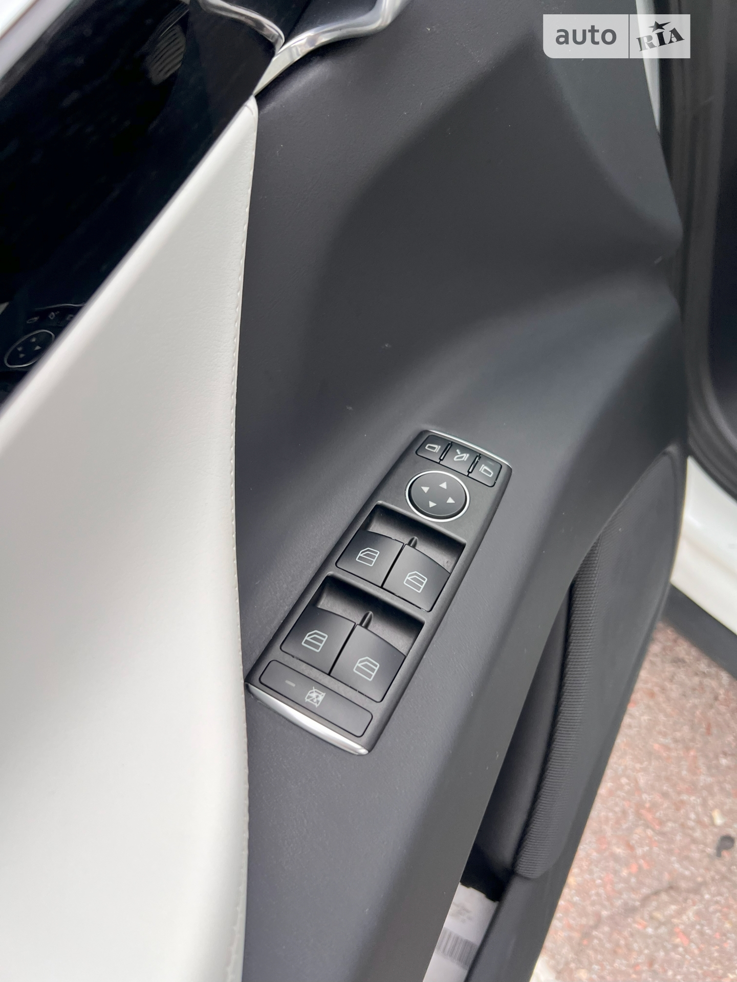 2017 Tesla Model X - мініатюра 25
