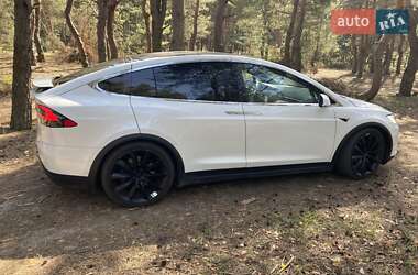 Внедорожник / Кроссовер Tesla Model X 2017 в 