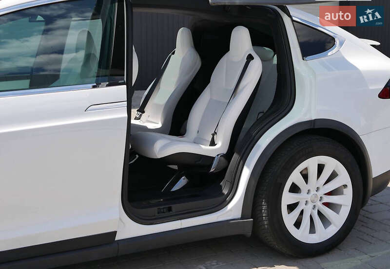 Позашляховик / Кросовер Tesla Model X 2020 в Києві