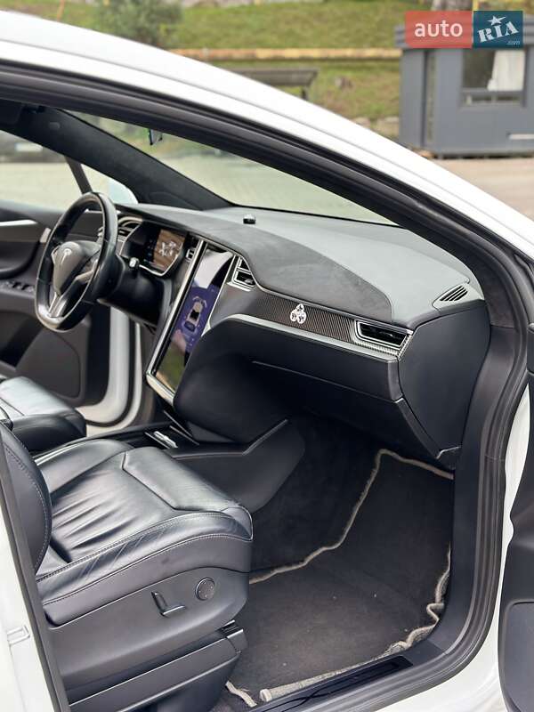 Внедорожник / Кроссовер Tesla Model X 2017 в Черновцах