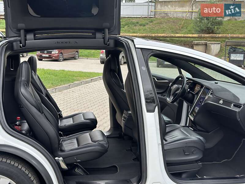 Внедорожник / Кроссовер Tesla Model X 2017 в Черновцах