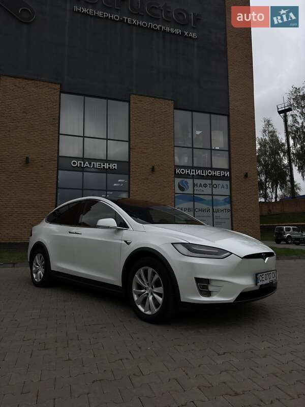 Внедорожник / Кроссовер Tesla Model X 2017 в Черновцах