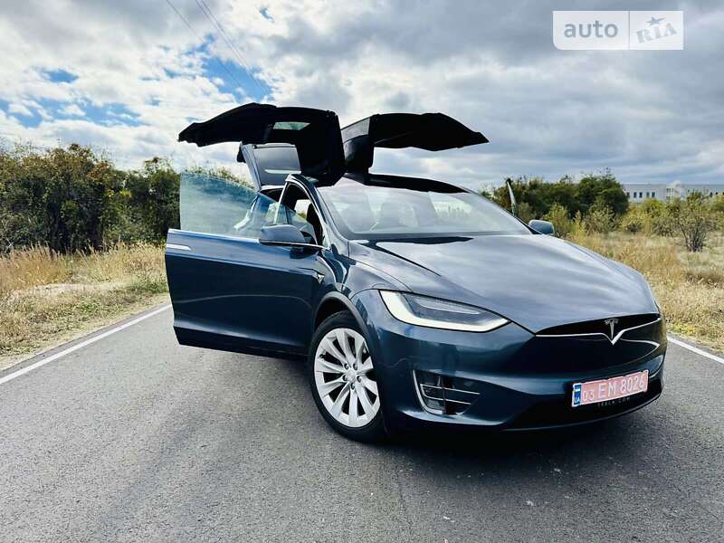 Внедорожник / Кроссовер Tesla Model X 2017 в Киеве