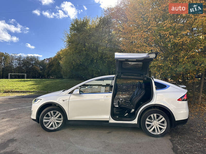 Внедорожник / Кроссовер Tesla Model X 2016 в Ивано-Франковске