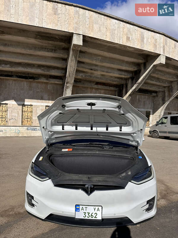 Внедорожник / Кроссовер Tesla Model X 2016 в Ивано-Франковске