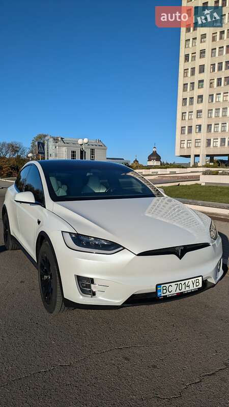 Позашляховик / Кросовер Tesla Model X 2018 в Львові