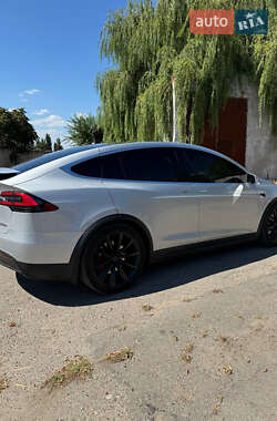 Внедорожник / Кроссовер Tesla Model X 2017 в 