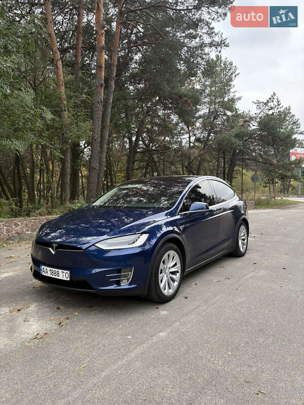 Позашляховик / Кросовер Tesla Model X 2016 в Києві