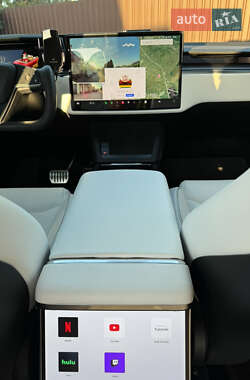 Позашляховик / Кросовер Tesla Model X 2023 в 