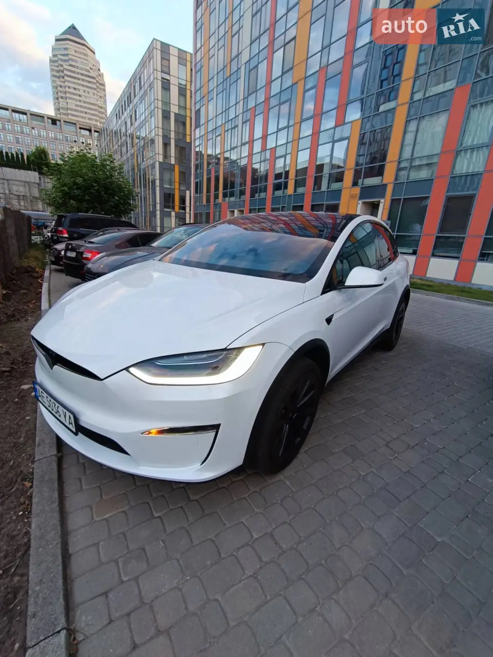 2021 Tesla Model X - мініатюра 27