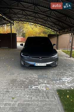 Позашляховик / Кросовер Tesla Model X 2018 в 