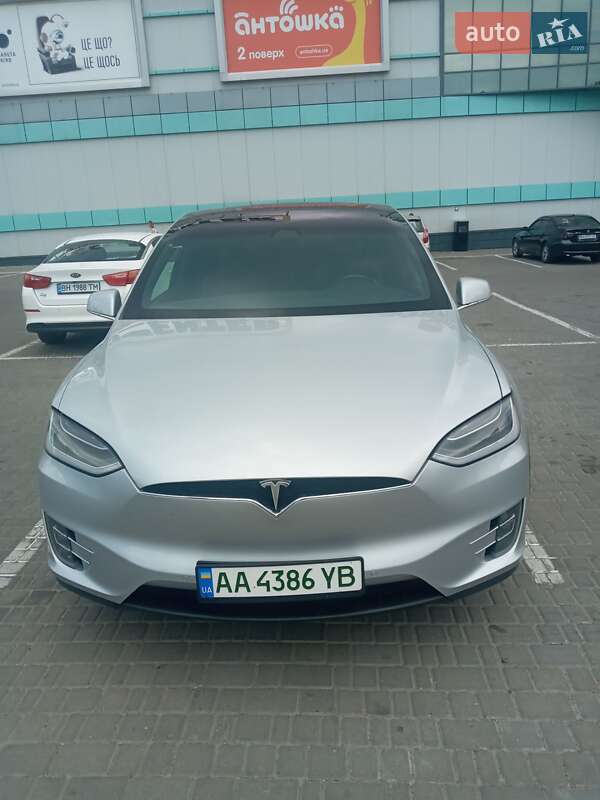 Внедорожник / Кроссовер Tesla Model X 2017 в Одессе фото 5 Внедорожник / Кроссовер Tesla Model X 2017 в Одессе