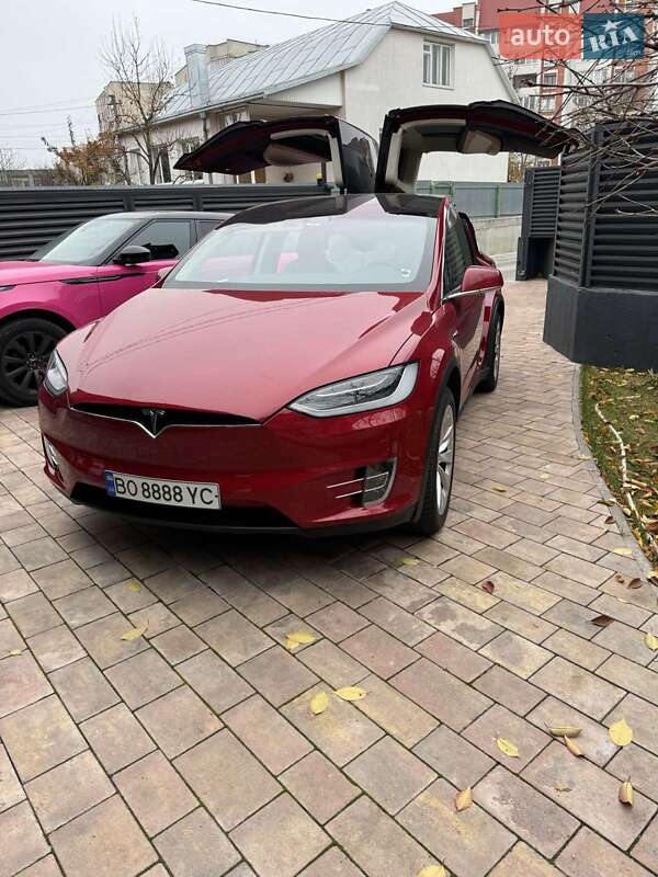 Позашляховик / Кросовер Tesla Model X 2018 в Тернополі