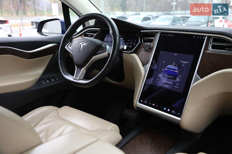 Позашляховик / Кросовер Tesla Model X 2017 в Харкові