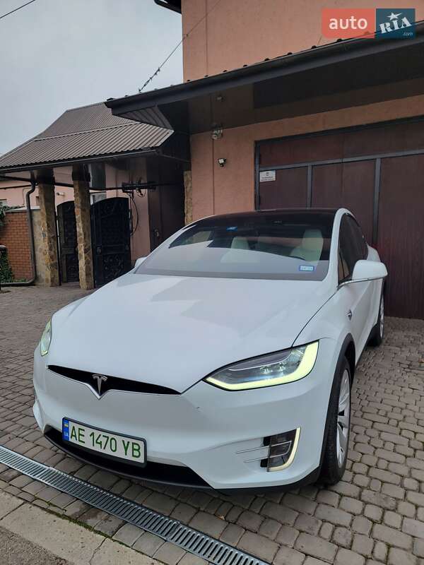 Позашляховик / Кросовер Tesla Model X 2018 в Кривому Розі
