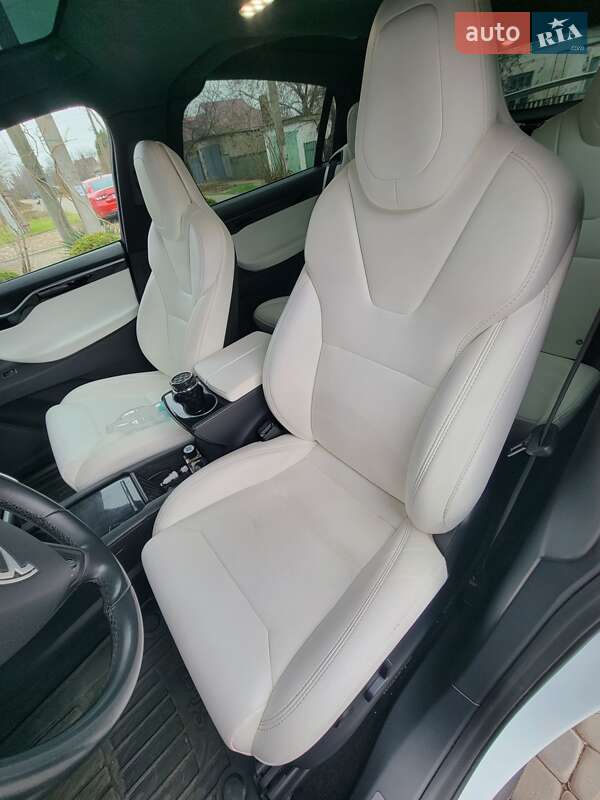 Позашляховик / Кросовер Tesla Model X 2018 в Кривому Розі фото 13 Позашляховик / Кросовер Tesla Model X 2018 в Кривому Розі